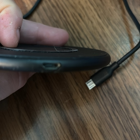 NWOT ONN Wireless Phone Charger 2 pc Circle & Cord Model No. ONB18WI701 DC 5V/2A - Picture 10 of 16